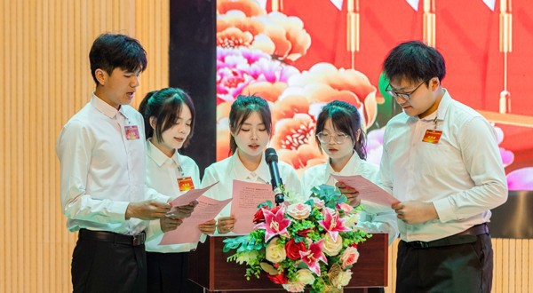 广西城市职业大学第四次学生代表大会胜利召开