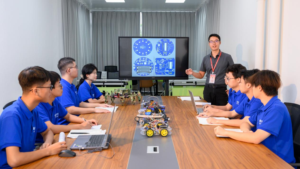 教学区老师授课