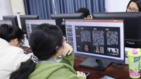 外语译世界 镜头剪爆款！国际学院《AIGC新媒体短视频创作》专业拓展课，练就双语创作硬核新技能！