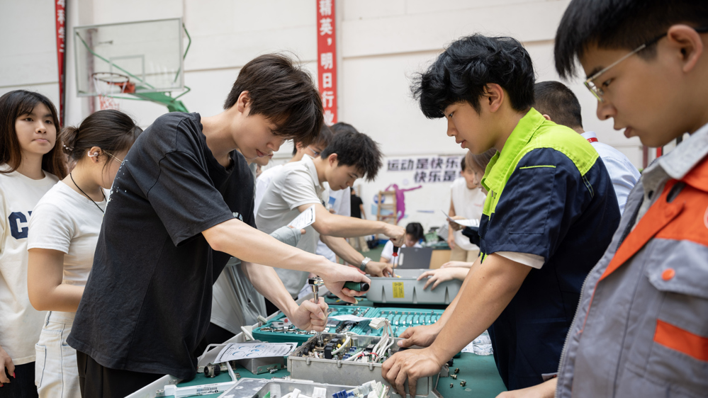 驱动电机控制器拆装检修