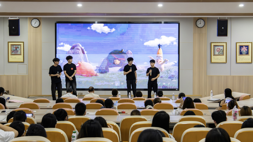 “声”临其境·“语”通世界主题外语配音大赛选手表演环节（吴思洋摄）