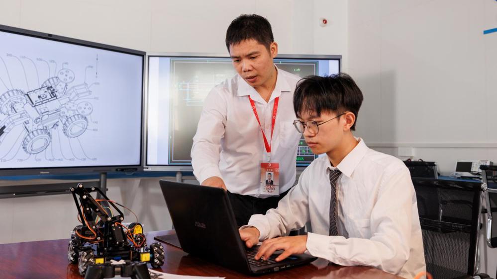 信息工程学院综合实训基地 (38)