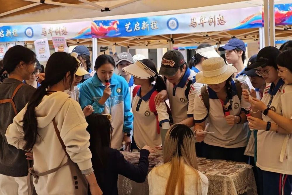 罗雯清1