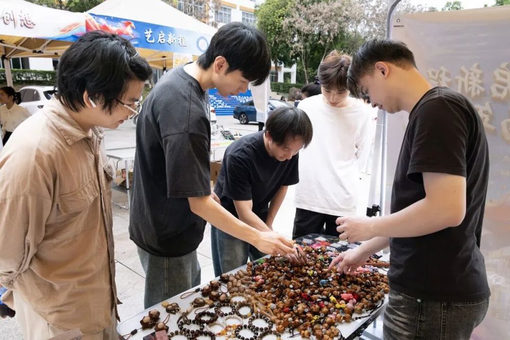 罗雯清11