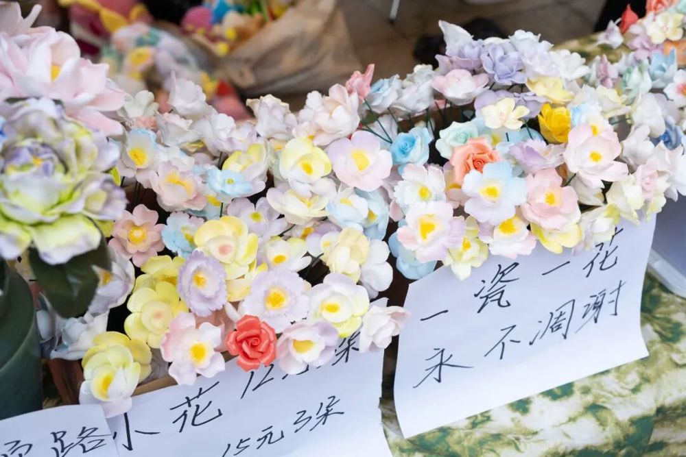 罗雯清3