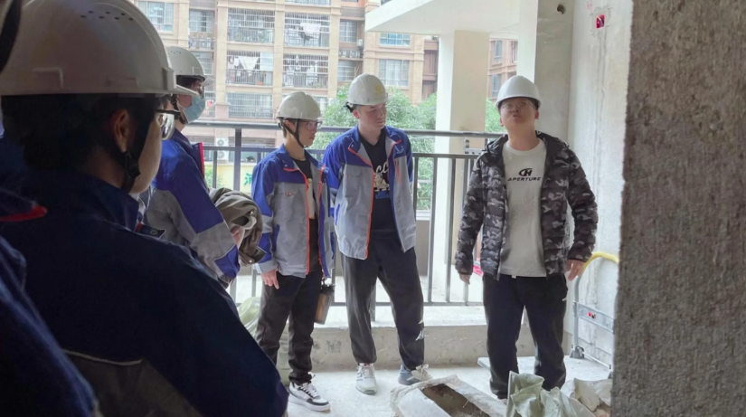 专业老师进行现场讲解